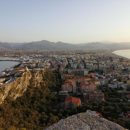 Milazzo: La Porta Delle Eolie Bed & Breakfast Eksteriør bilde