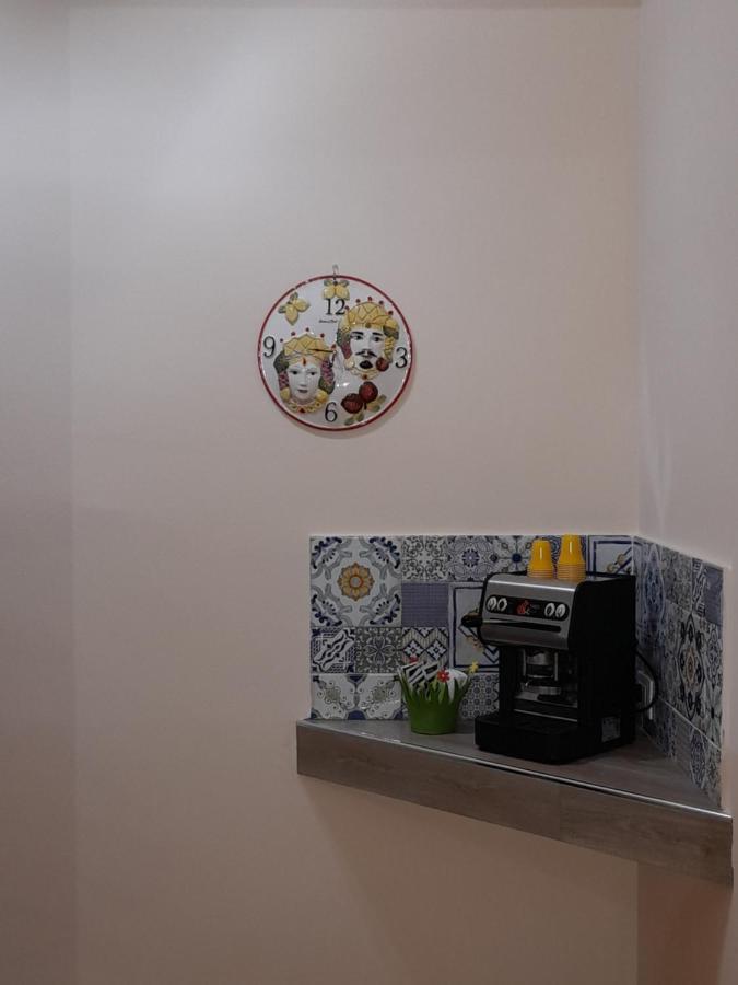 Milazzo: La Porta Delle Eolie Bed & Breakfast Eksteriør bilde