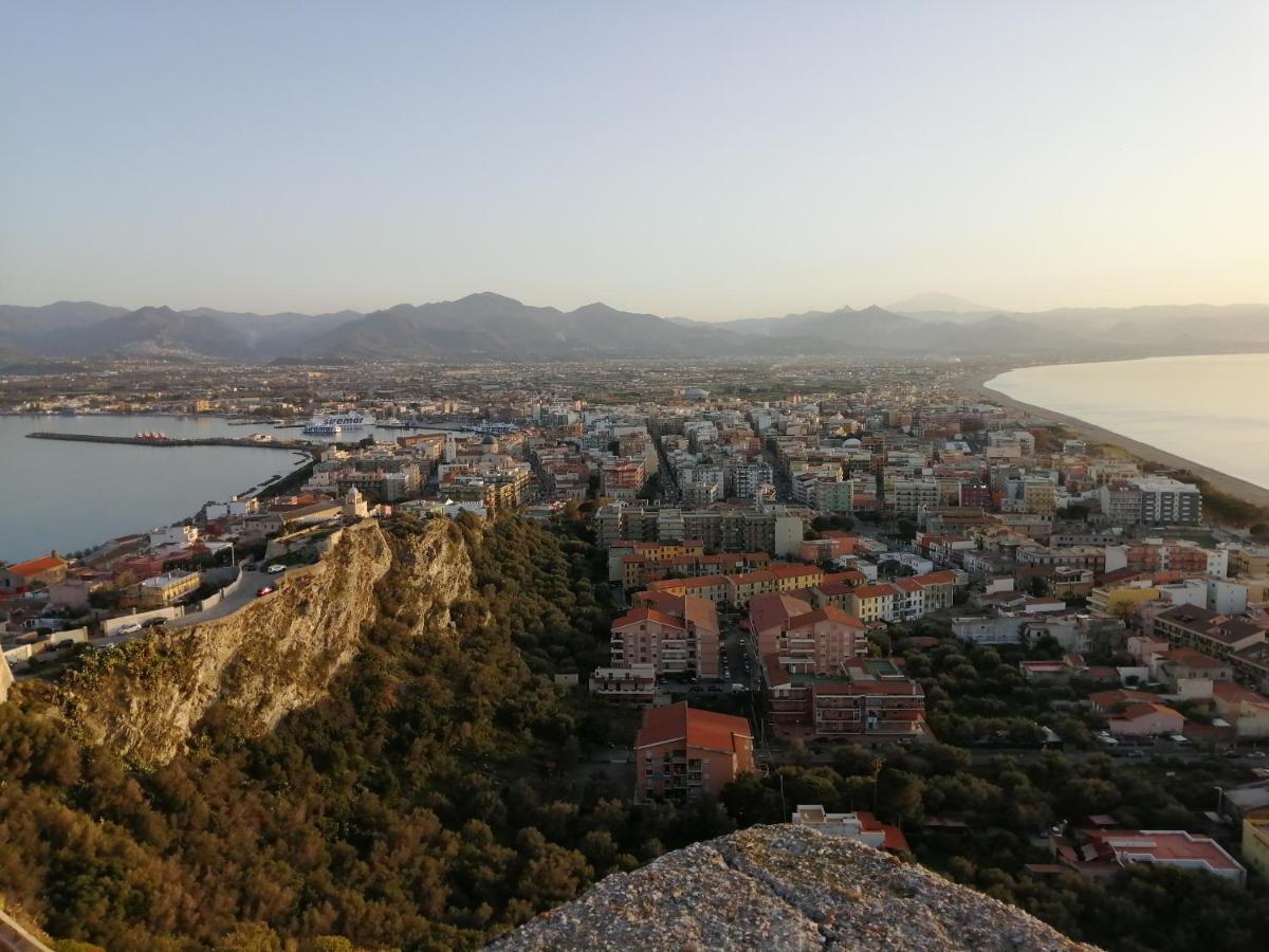 Milazzo: La Porta Delle Eolie Bed & Breakfast Eksteriør bilde
