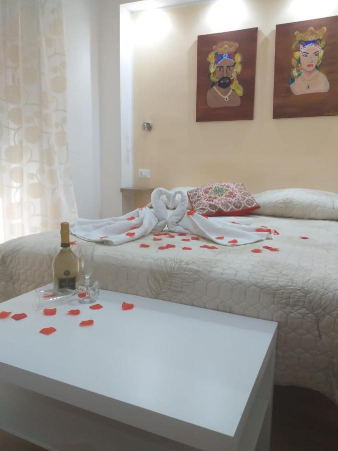 Milazzo: La Porta Delle Eolie Bed & Breakfast Eksteriør bilde